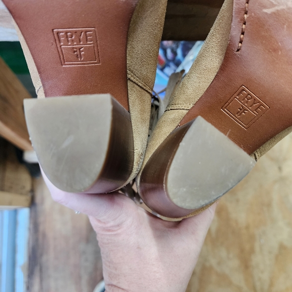 FRYE Womens Size 7.5 Pre-owned Tan Suede Fringe Heeled Ankle Boots Bootie. X - Picture 14 of 16